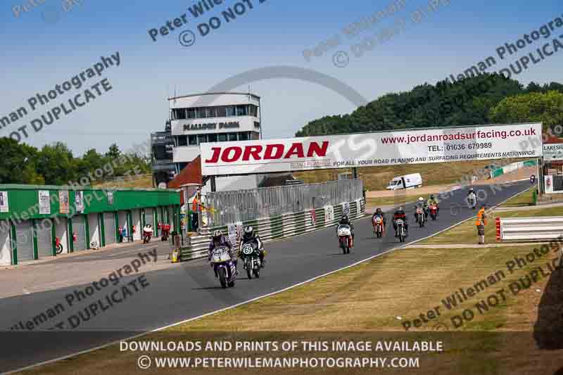 Vintage motorcycle club;eventdigitalimages;mallory park;mallory park trackday photographs;no limits trackdays;peter wileman photography;trackday digital images;trackday photos;vmcc festival 1000 bikes photographs